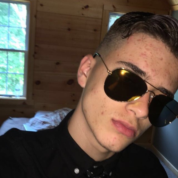 Meet your Posher, Jonathan - Picture 1 of 1